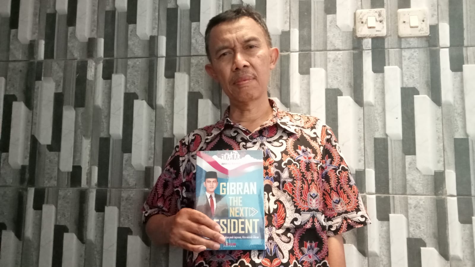 Terbitkan Buku Baru, Ahmad Bahar: Gibran Pemimpin Masa Depan