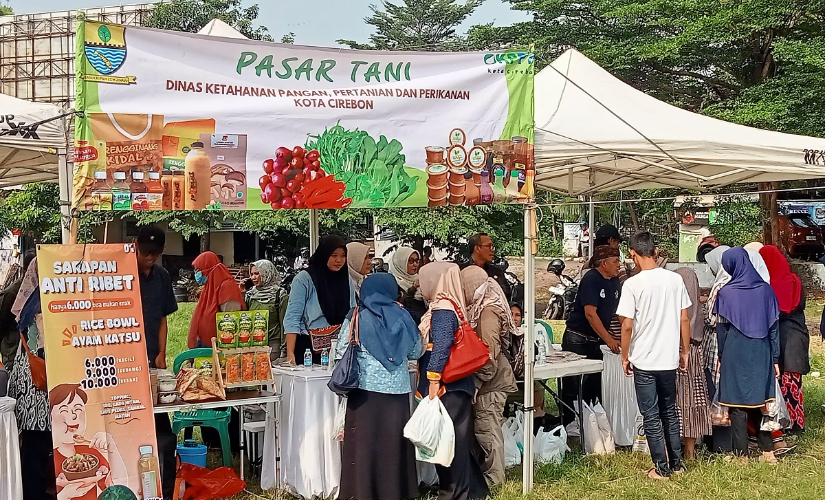 Gerakan Pangan Murah di Kesenden Kota Cirebon Diserbu Warga