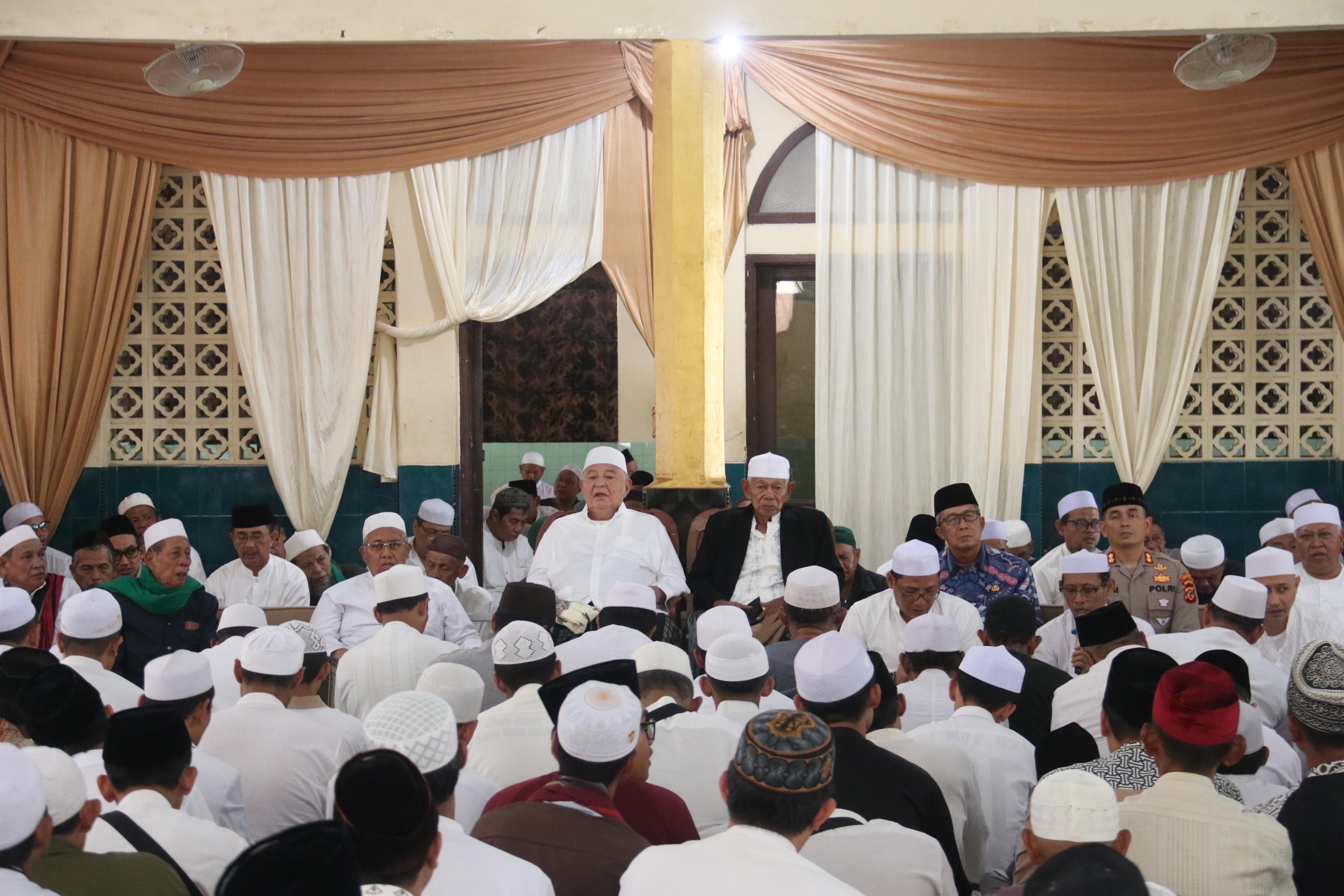 Haul Ponpes Jagasatru, Pj Wali Kota Apresiasi Peran Pesantren dalam Membangun Masyarakat Religius