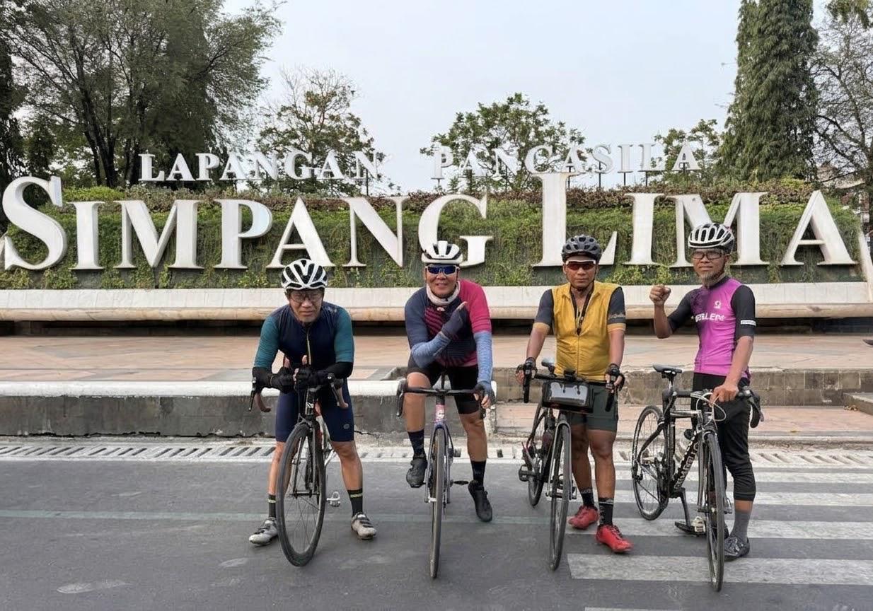 Gobar 235 Kilometer Cirebon – Semarang: Cerita Seru Long Ride Lintas Provinsi, Finish di Simpang Lima