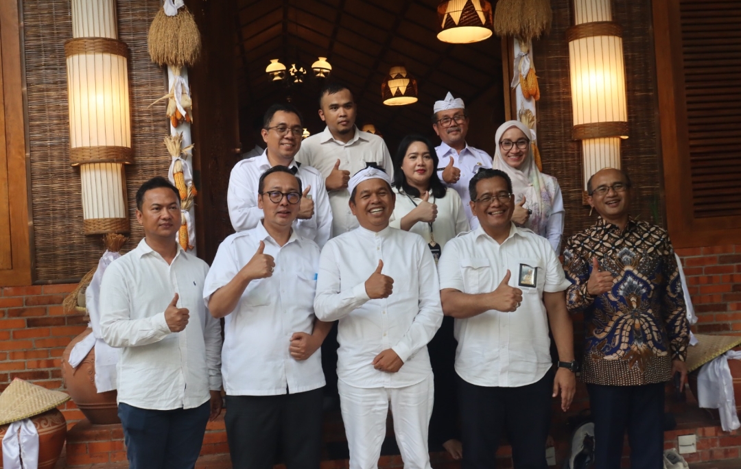 Infrastruktur Jalan Jadi Sorotan, Bupati Cirebon dan Gubernur Jabar Bahas Langkah Konkret