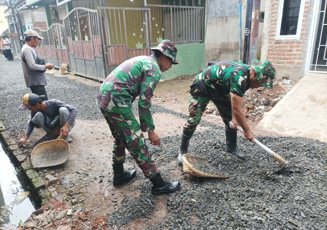 BSMSS 2025 Kota Cirebon: TNI Turun ke Jalan, Warga Menyatu dalam Gotong Royong