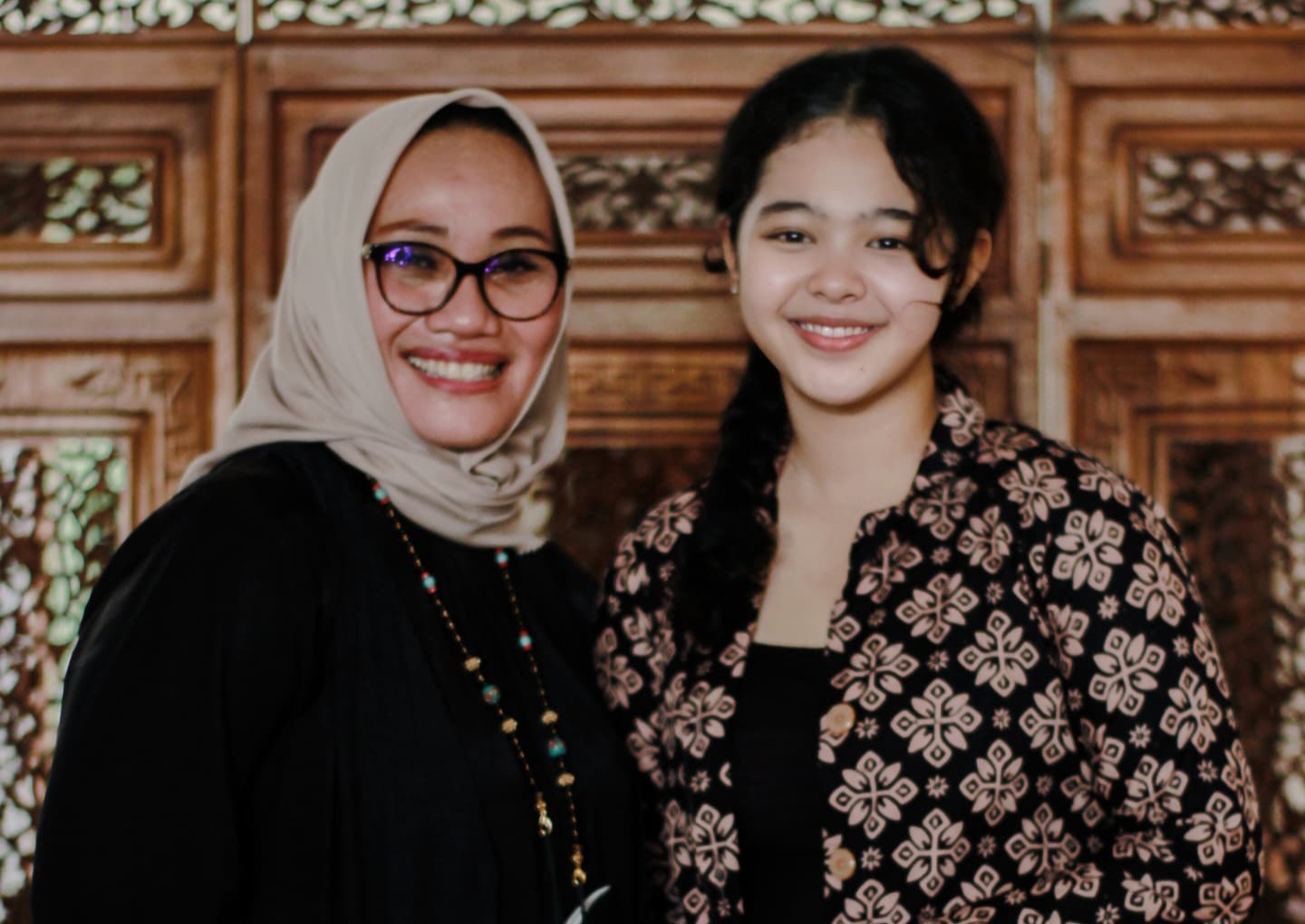 Desainer Muda Ribie Siti Fadryan akan Tampil di Fashion Show Front Row Paris, Bawa Karya Batik Cirebon