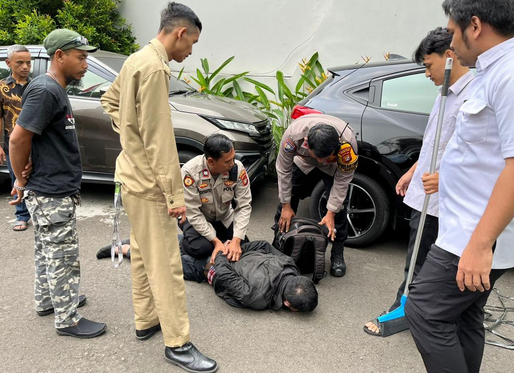 Ketika Penembakkan di MUI Sedang Rapim soal Al Zaytun, Kenakan Baju Kotak-kotak, Pelaku Orang Lampung? 