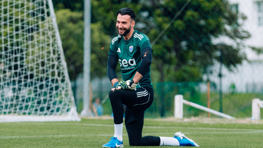 2 Kiper Asing Masuk Radar Persib, Susak Punya Postur 2,03 Meter, 36 Laga dan 12 Clean Sheet