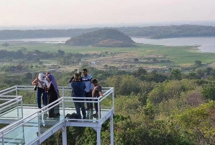 Rekomendasi Tempat Makan Dengan Konsep Outdoor di Cirebon, Dijamin Seru!