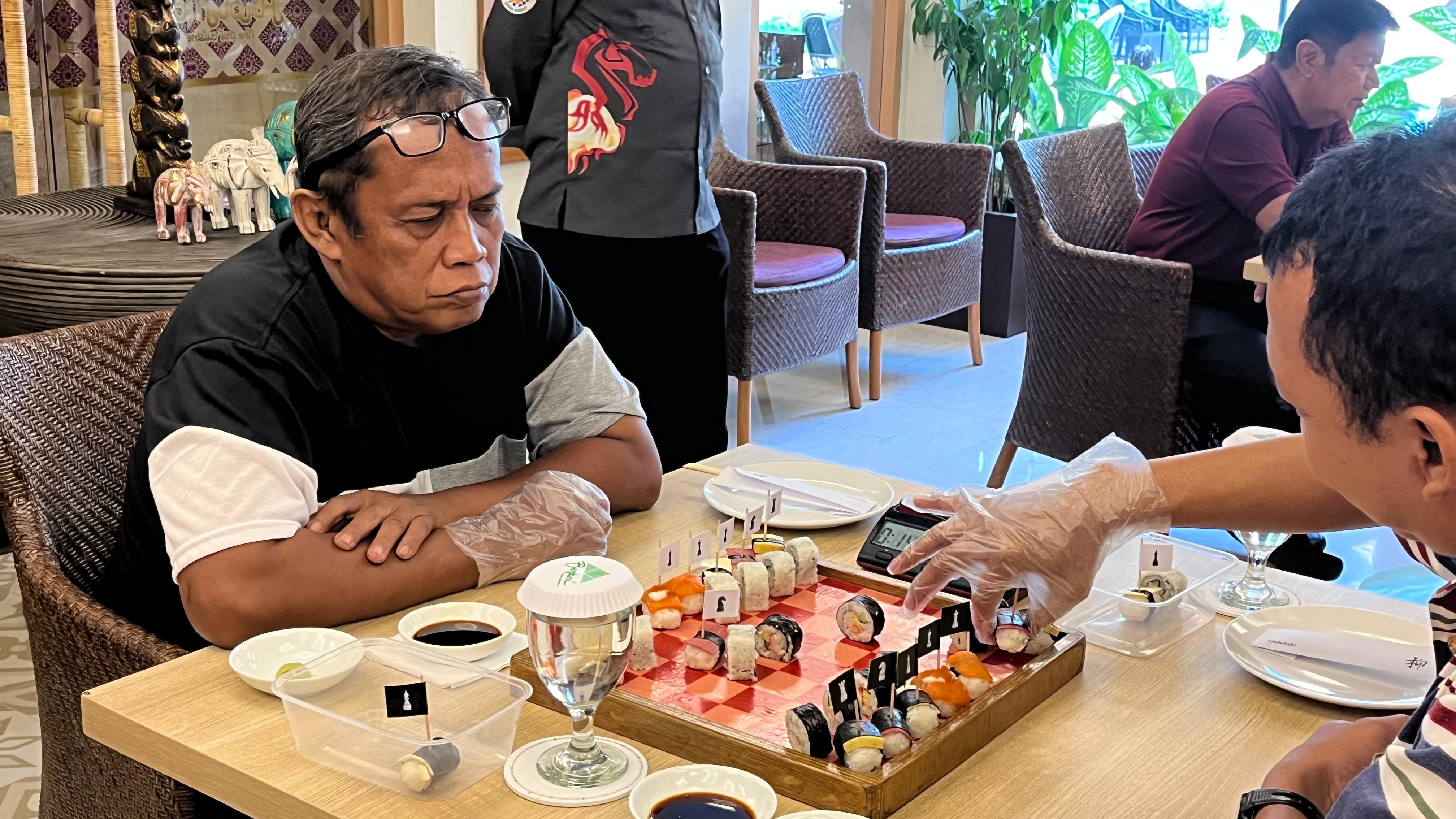 Sushi Chess Master, Kompetisi Catur Menggunakan Sushi