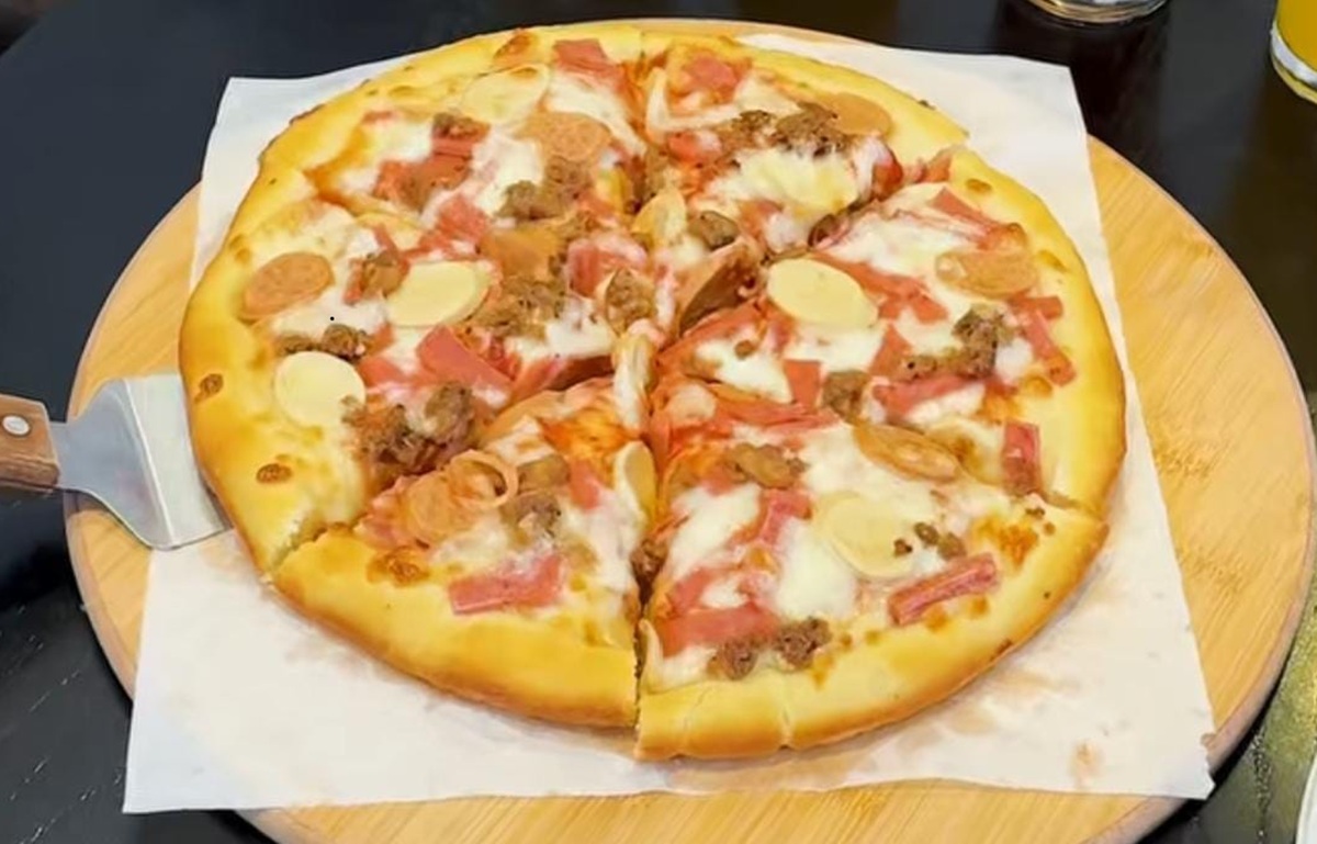 Promo Gila! Beli Pizza Gratis Pizza di Red Pizza Cirebon, Cek Lokasi dan Menunya