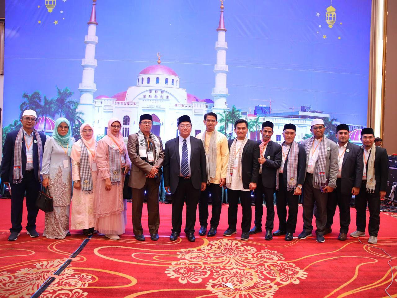 Bersama FORSIMAS Attaqwa Centre Peduli Muslim Kamboja