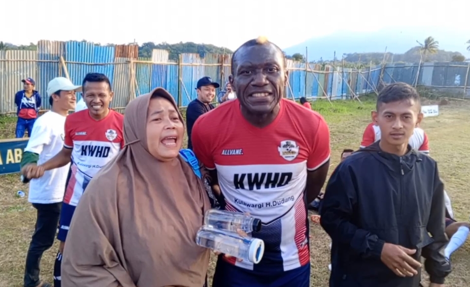 Eks Striker Persib Bandung Herman Dzumafo Cetak Hattrick di Laga Final Meika Jaya Cup Kuningan