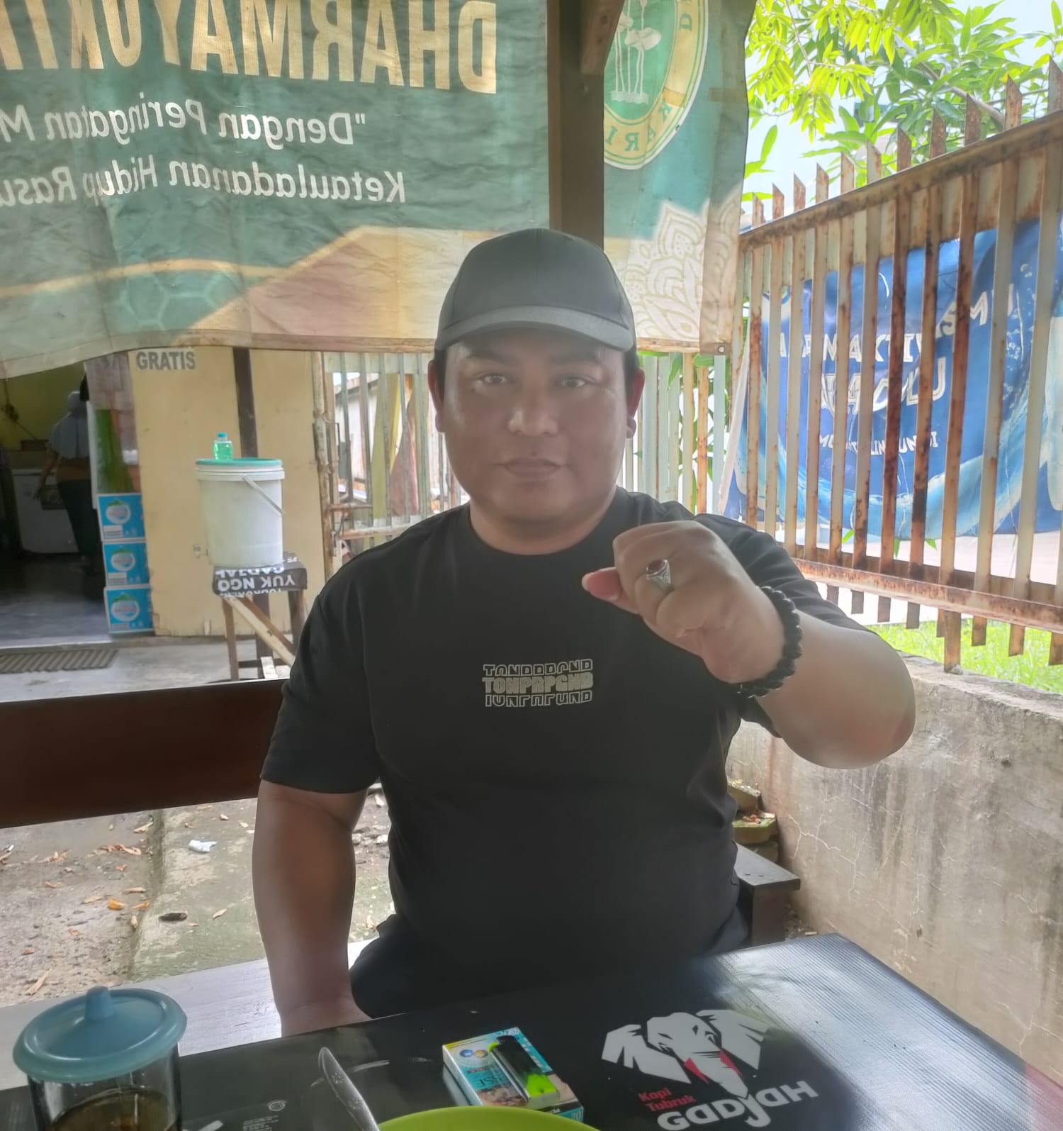 Kesigapan Ono Surono Sikapi Kondisi Jalan Rusak di Kabupaten Cirebon Patut Diapresiasi 