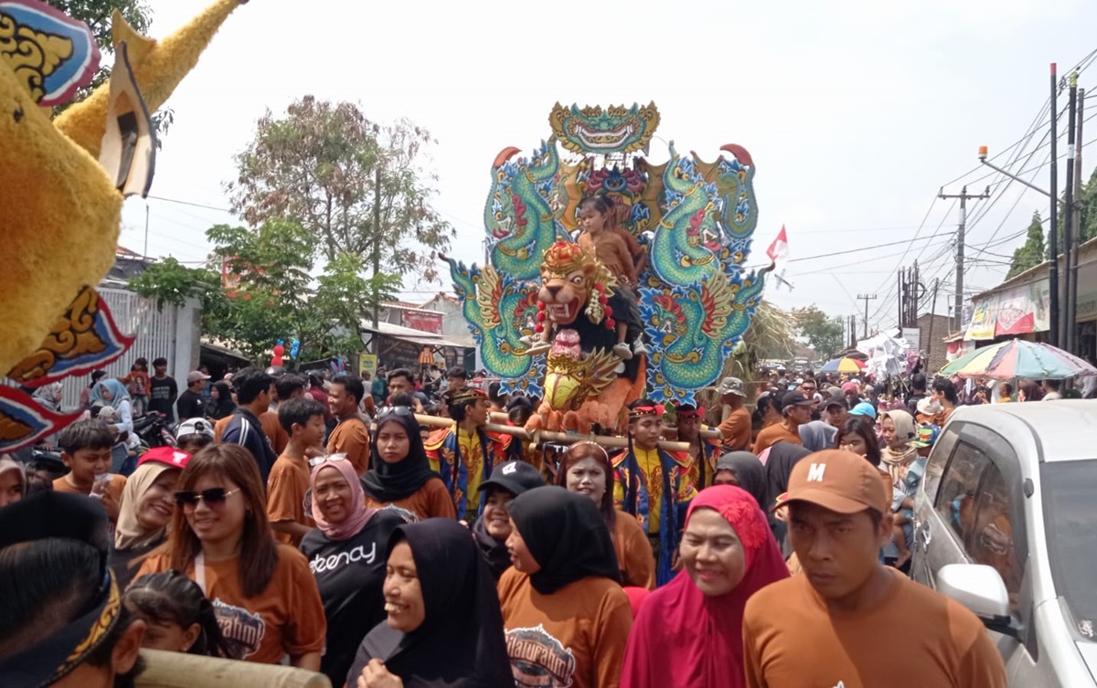 Makna Syukur Dalam Tradisi Bebarik Desa Kanci Cirebon, Begini Harapan Kades Sunaryo