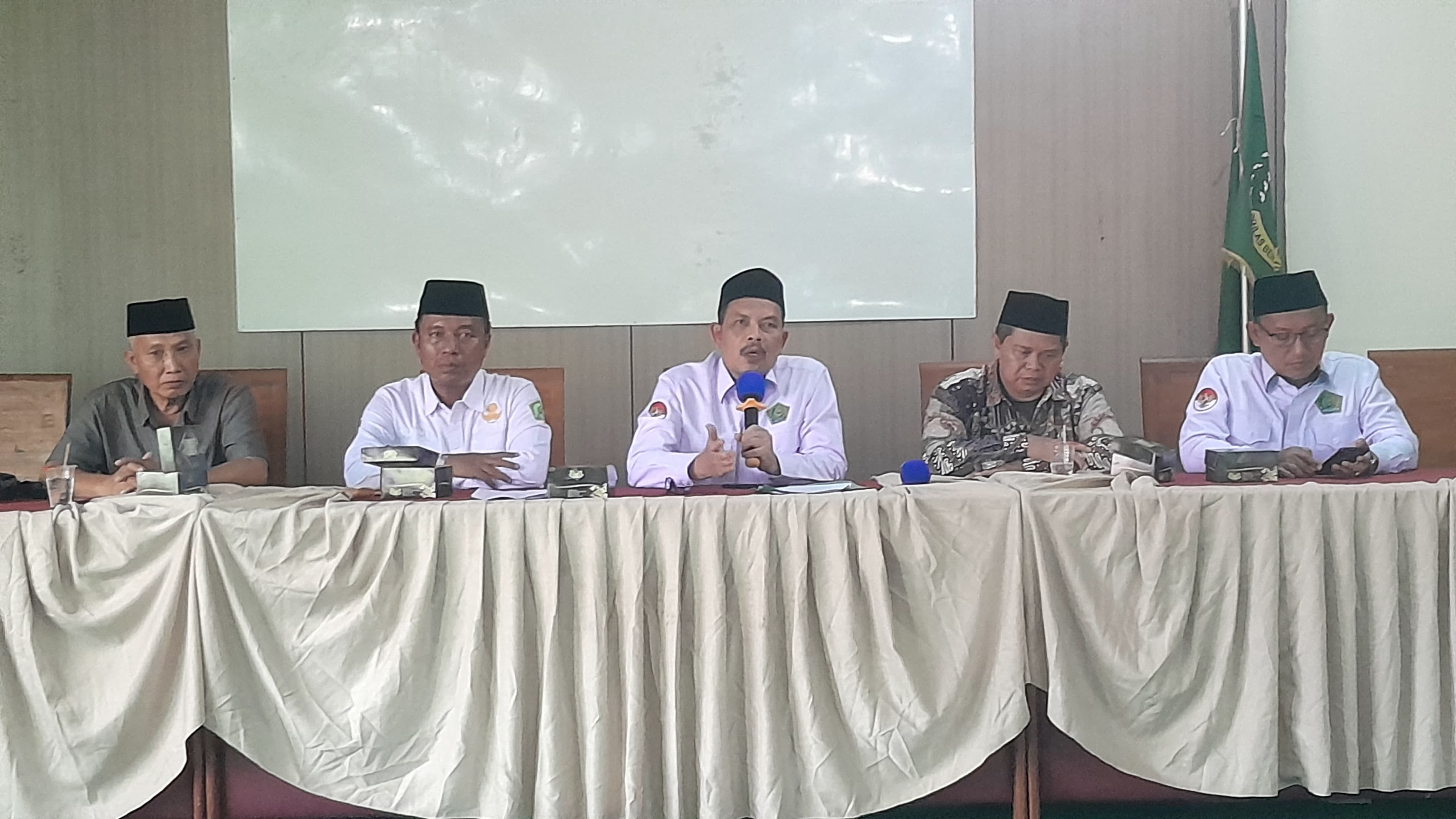 Kemenag Bantah Ada Pembatalan Massal Jamaah Haji 2025 : CJH Cadangan Masih Berpeluang Berangkat