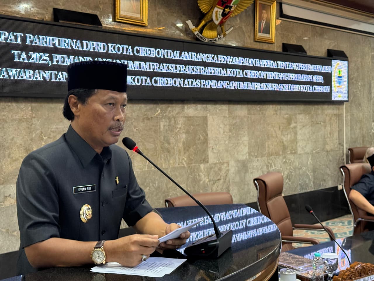 Raperda Perubahan APBD TA 2025 Kota Cirebon Disampaikan Walikota dalam Rapat Paripurna DPRD