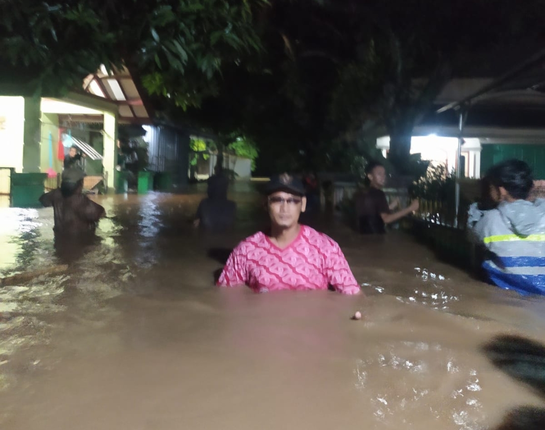 Hujat Lebat, Sungai Ciputih dan Singaraja Meluap, Cirebon Timur Diterjang Banjir