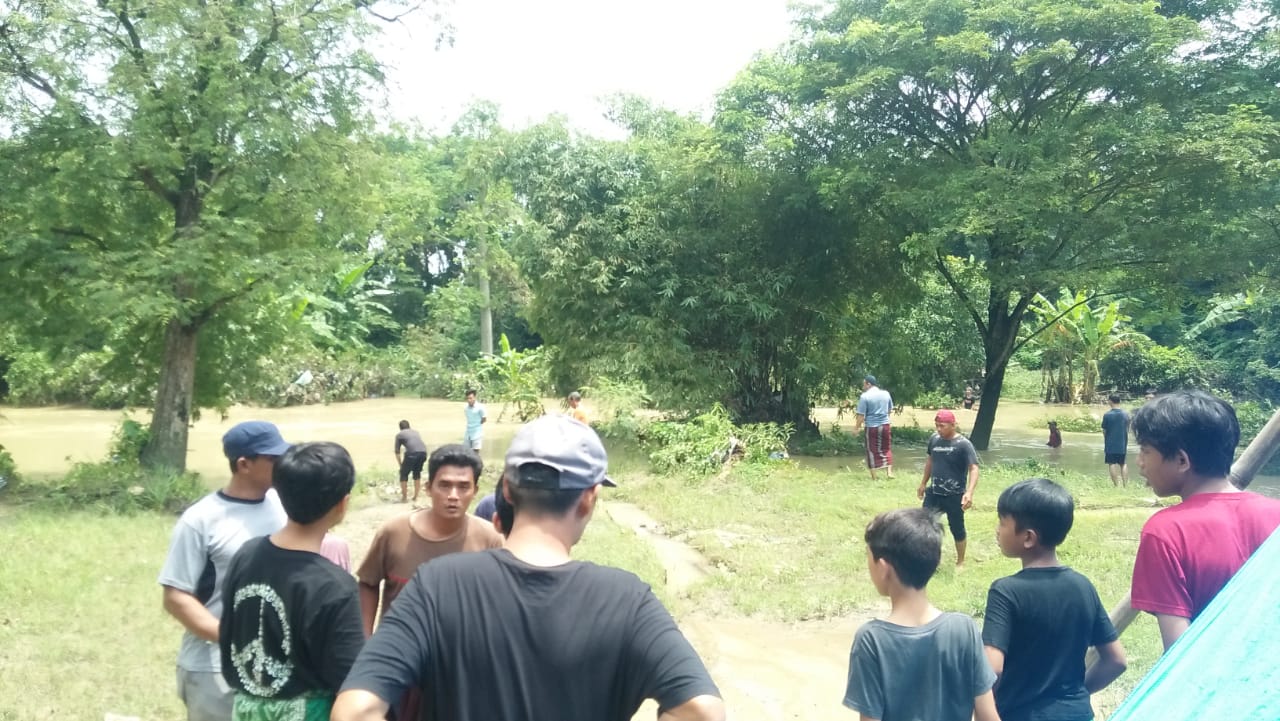 Anak Tenggelam di Sungai Cipanundan Ender Cirebon, 3 Orang Selamat, 1 Masih Dalam Pencarian