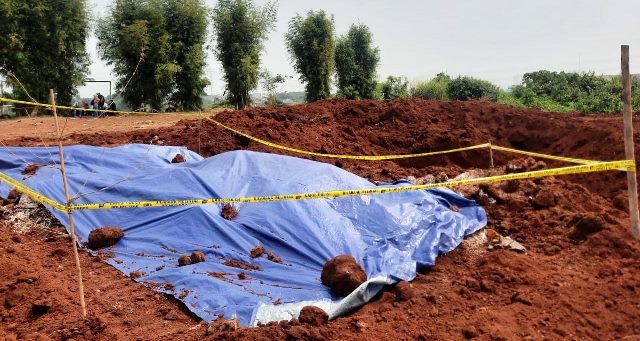 Temuan Paket Bansos Diduga Dikubur JNE, Warga Sebut Ada Orang Dalam