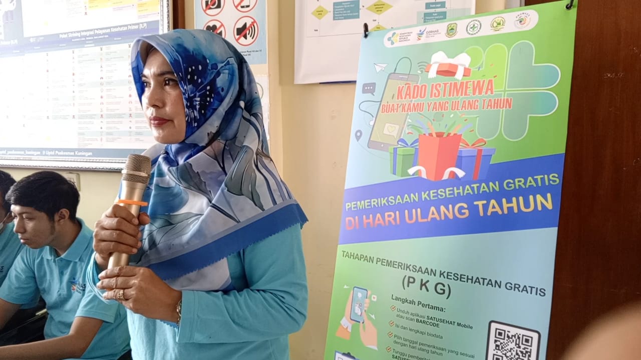 Datangi Rumah Warga, Puskesmas Kuningan Jemput Bola Layani Program Cek Kesehatan Gratis