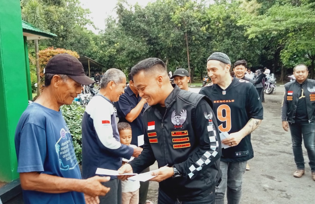 CMC Bersaudara Chapter Cirebon Gelar Touring Amal Dihadiri Artis Gary Iskak