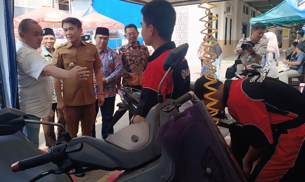565 Siswa SMK Muhammadiyah Lemahabang Lulus, 45 Persen Sudah Kerja