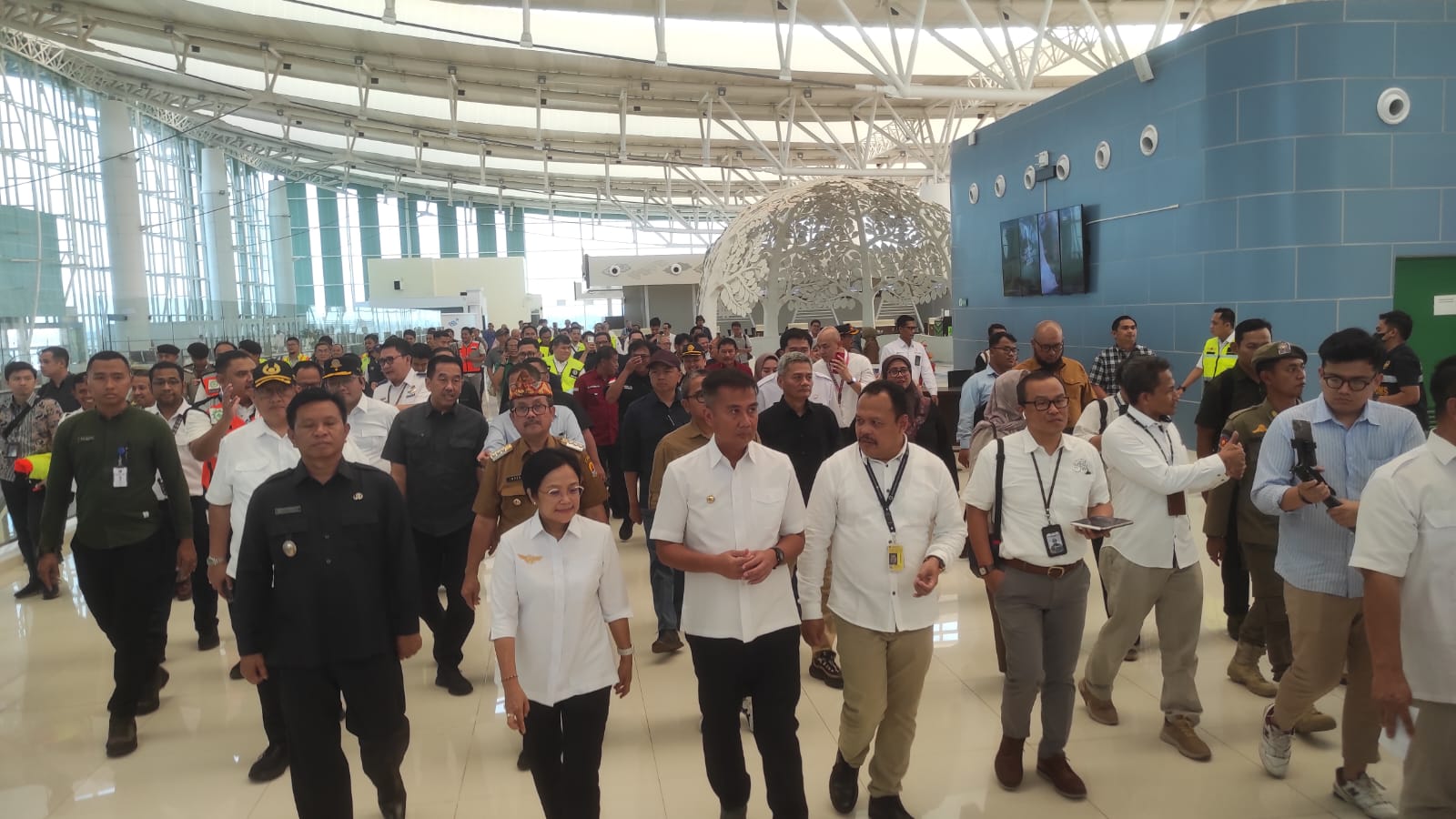 Pj Gubernur Jabar Naik Damri ke Bandara Kertajati, Yakinkan Warga Bandung: Sudah Paling Murah