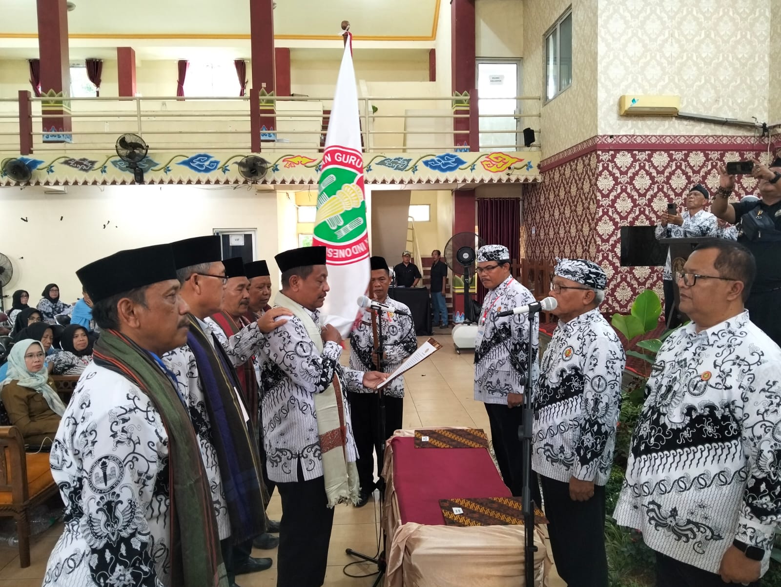 Unggul 78 Persen Suara Saat Konkab, Kadisdik Kabupaten Cirebon Pimpin PGRI Hingga 5 Tahun Kedepan 