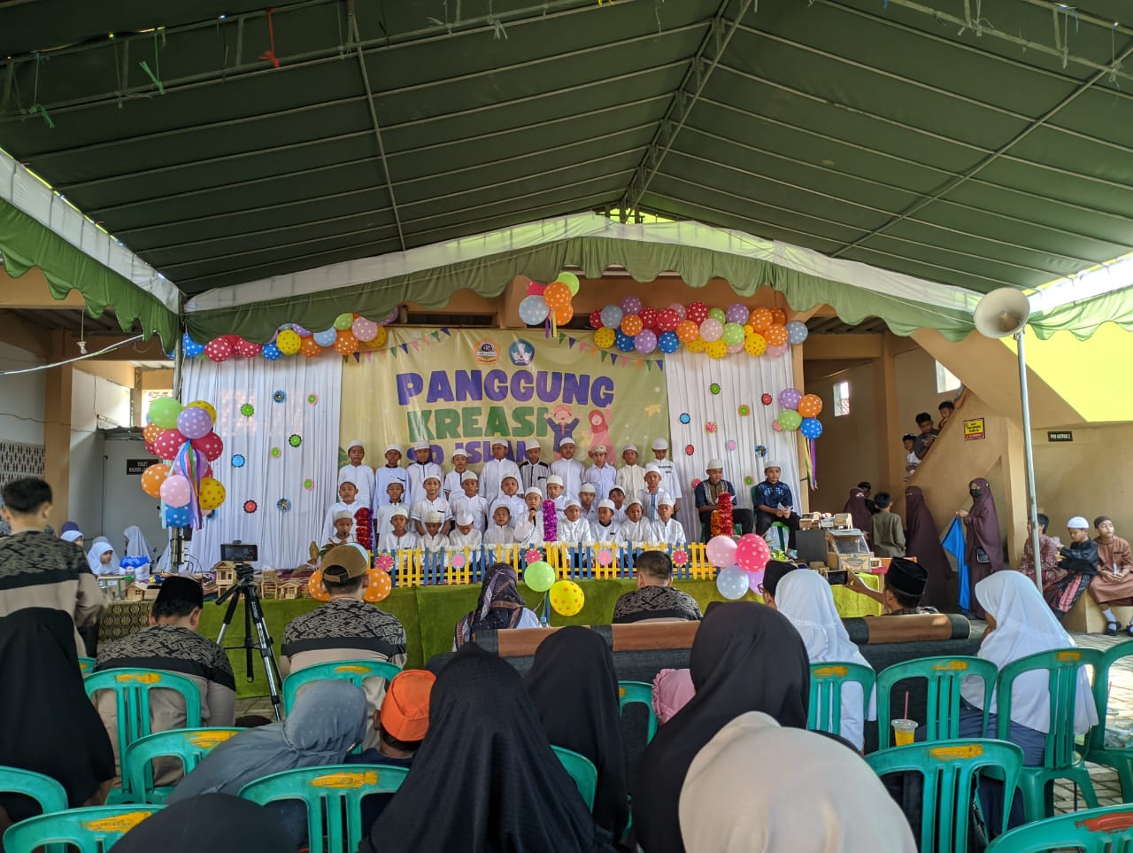 Panggung Kreasi Akhir Tahun SD Islam Umar Bin Al Khattab Cirebon
