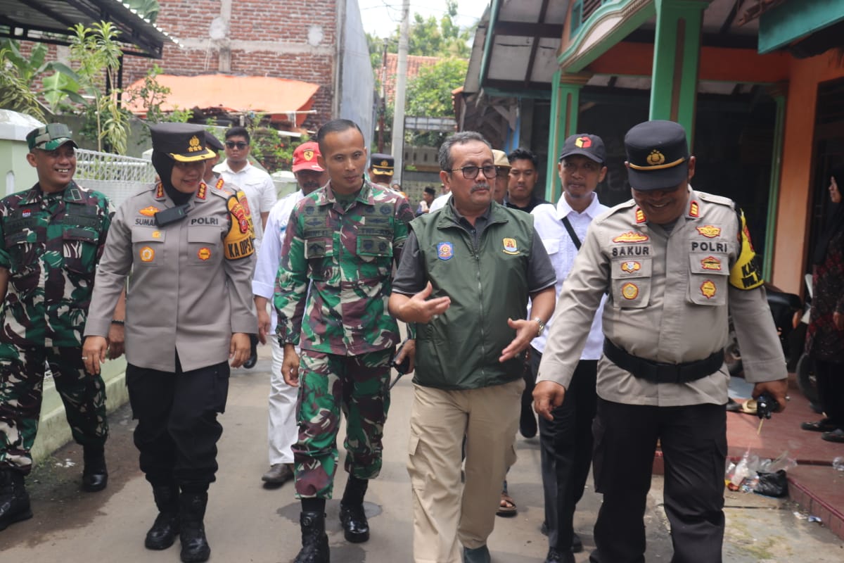 Monitoring TPS, Bupati Cirebon Pastikan Pemilu di Kabupaten Cirebon Berjalan Tertib