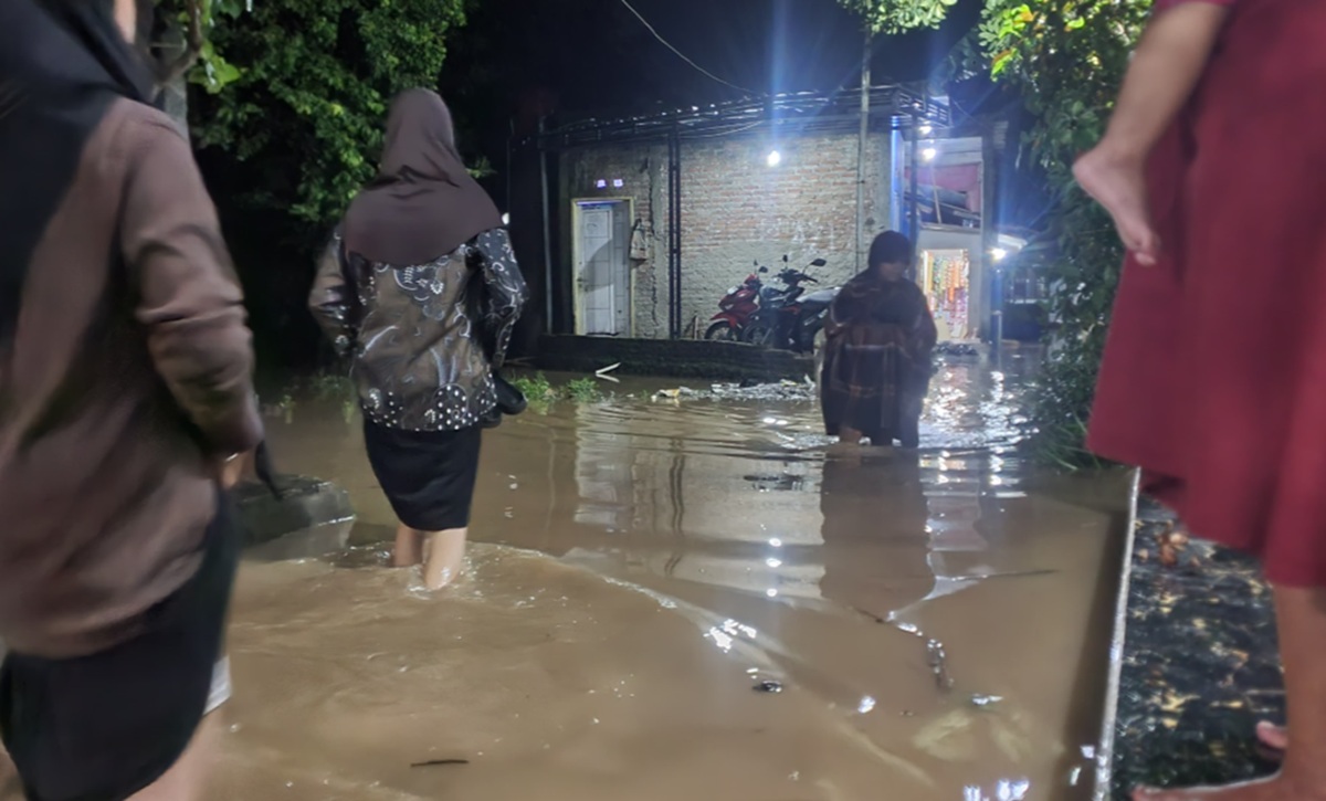 Kiriman Air dari Kuningan, Sungai Singaraja Meluap Rendam Tiga Desa di Cirebon