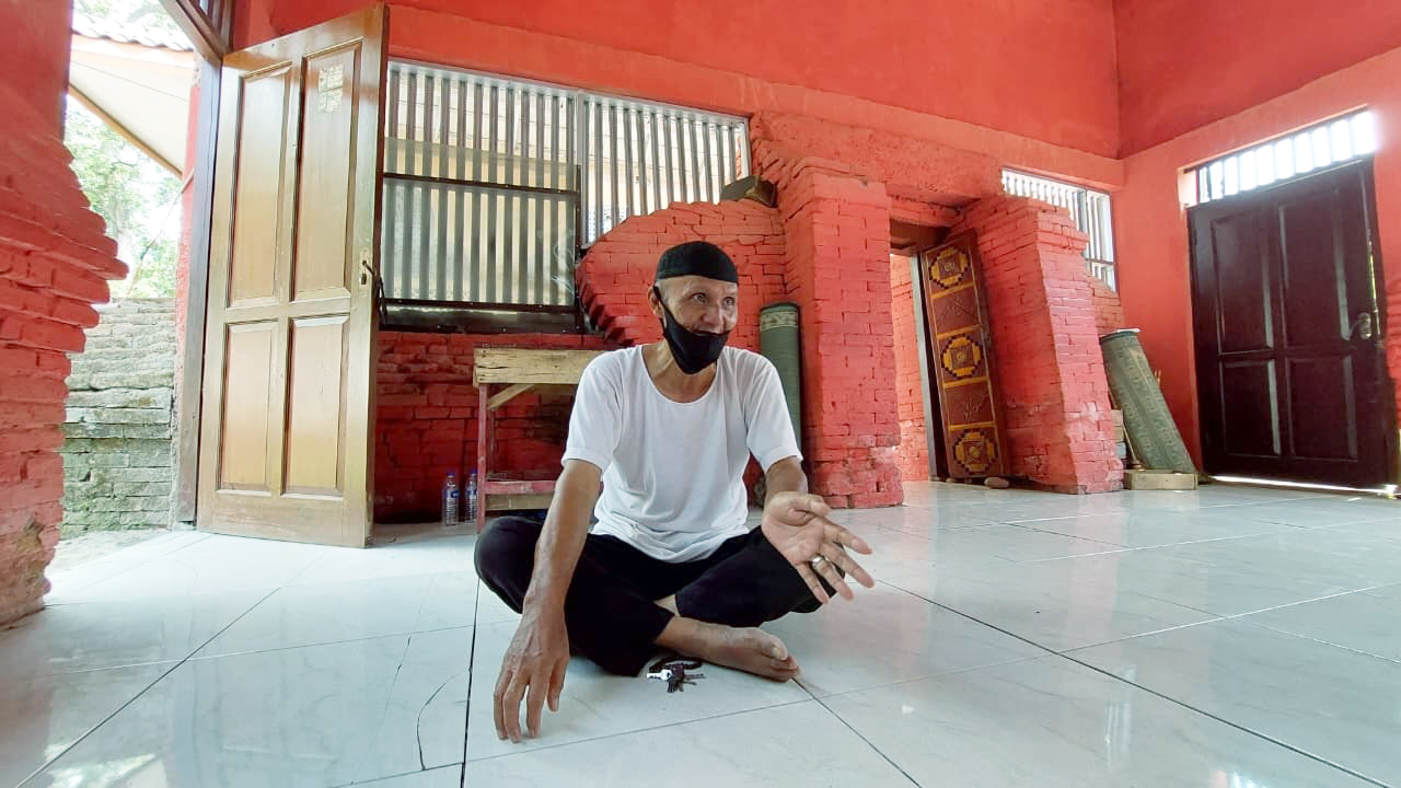 Jejak Sunyi Sang Wali: Kera, Doa, dan Penjaga di Petilasan Kalijaga