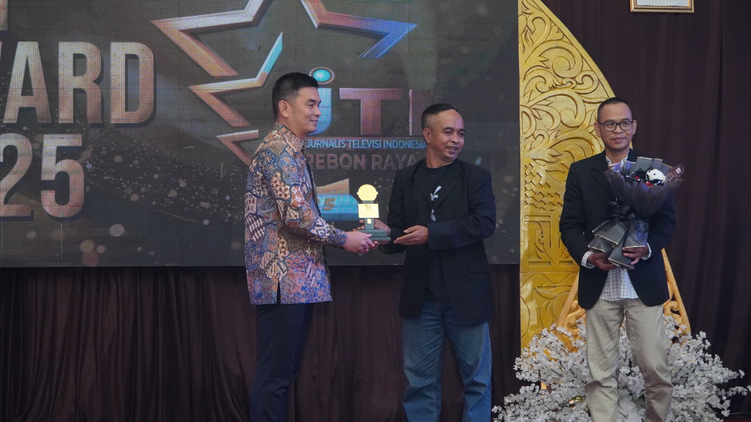 Kapolres Cirebon Kota Raih Penghargaan dari IJTI Cirebon Raya