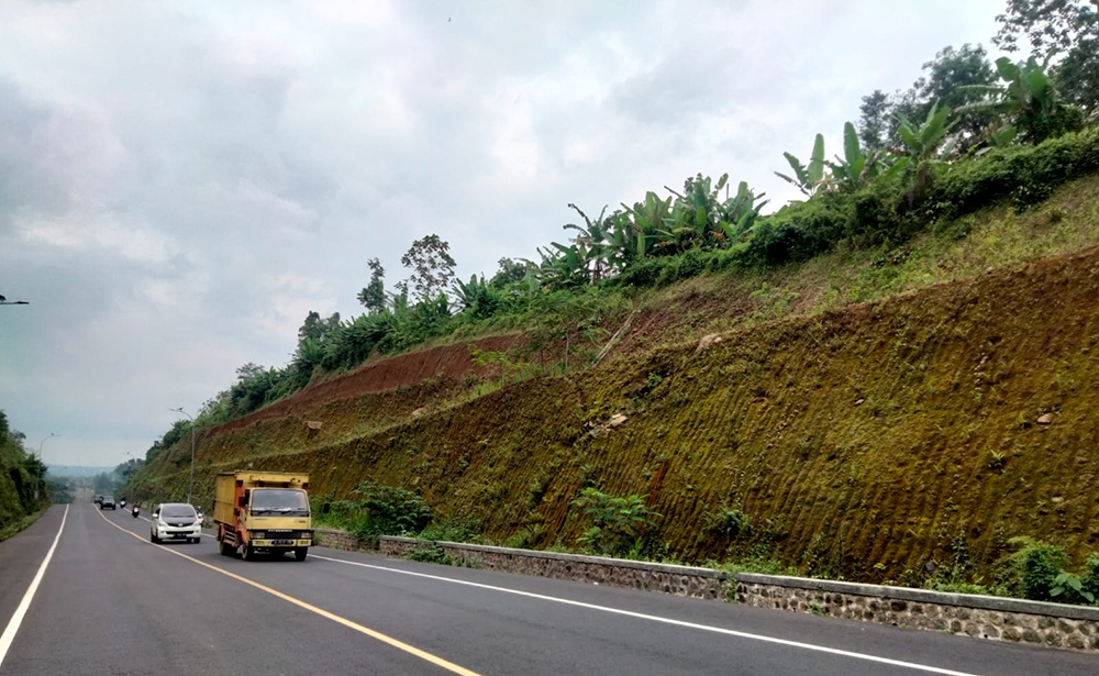 IKON JALAN BARU Bakal Hilang, Tebing Jalan Lingkar Timur Kuningan Bakal Dipangkas