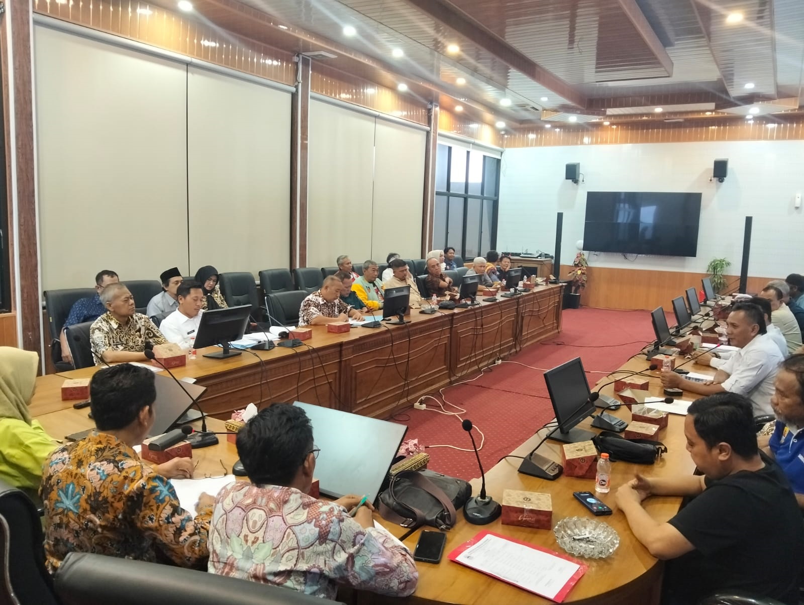 Masalah KONI Kabupaten Cirebon Kian Ruwet, Rapat Nyaris Adu Jotos, Dana Hibah Tak Bisa Cair