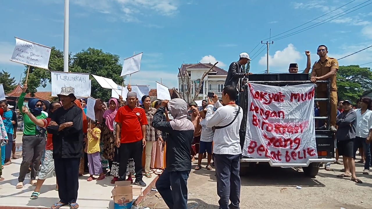 Tidak Pro Warga, Kuwu Surakarta Juga Dituduh Tilep Honor Perangkat Desa