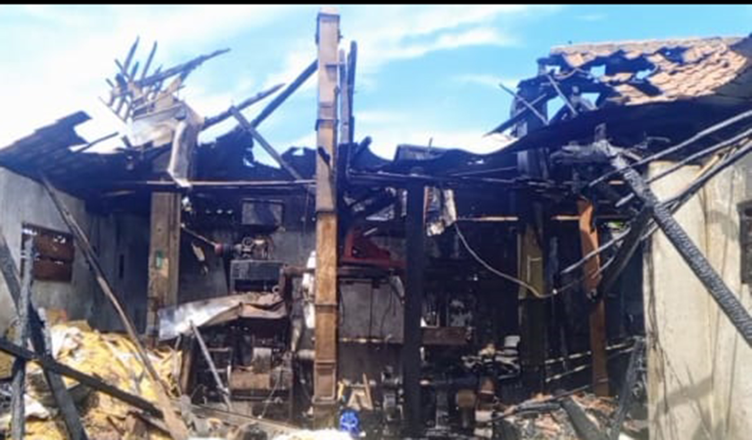 Kebakaran Gudang Beras di Kuningan, 10 Ton Beras Siap Jual Hangus