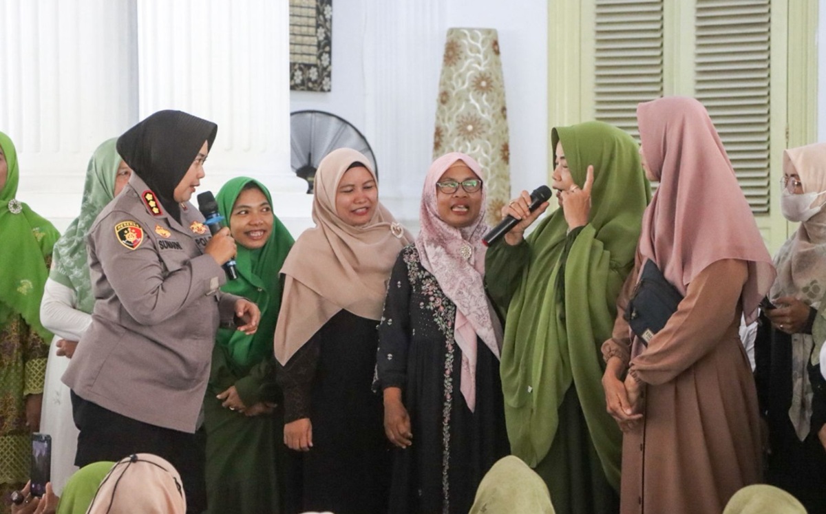 Hadiri Pengajian Muslimat NU, Kapolresta Cirebon Ingatkan Pentingnya Pengawasan Terhadap Anak
