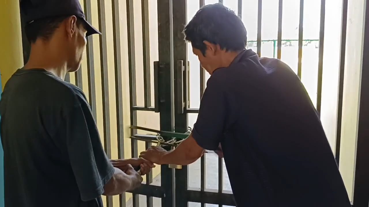 Kadispora Kota Cirebon Bongkar Paksa Rantai dan Gembok di Stadion Bima Cirebon