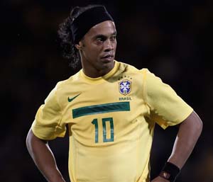 Ronaldinho Operasi Gigi