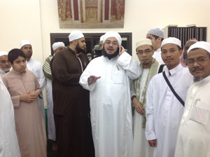 Tarawih Bersama Sayyid Ahmad Serasa di Indonesia