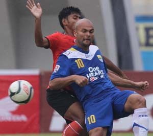 Persija v Persib, Awas Terpeleset, Sib!