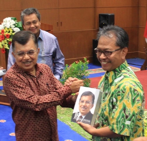 Seminar Nasional “Membangun Perekonomian Rakyat Melalui Wirausaha Kreatif Menuju Masyarakat Mandiri dan Sejaht