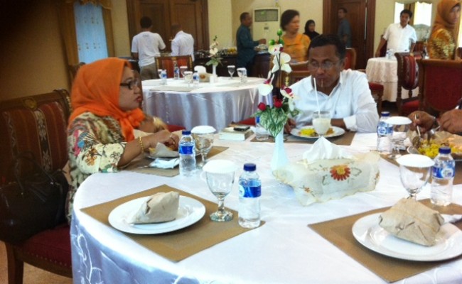 Dahlan Iskan Pilih Nasi Kuning Jamilah