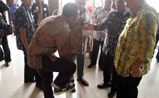 Kisah Dahlan Iskan Pinjam Sepatu itu Terulang Lagi