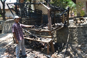 Ratusan Massa Serang  Desa Lebak Mekar