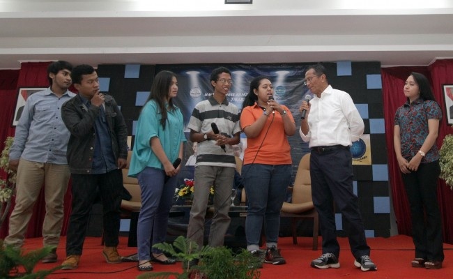 Dahlan Iskan Tularkan Ilmu Bisnis di Undip