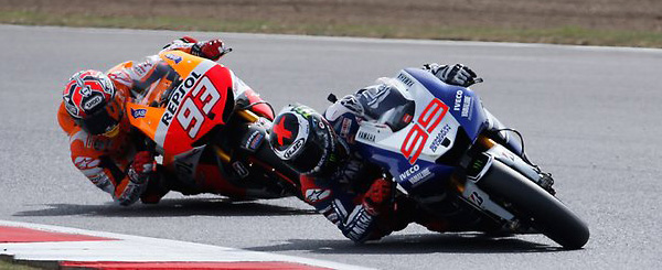 Lorenzo Sapu Bersih di Phillip Island