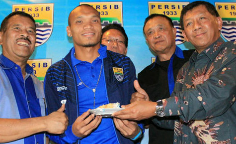 Dampak Kampanye, Ultah Persib Sederhana