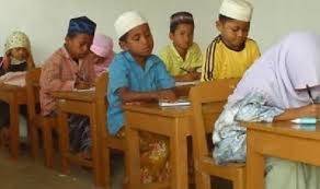 Kenapa Dana Bantuan Madrasah dan Pesantren Ditunda? Ini Penjelasannya…