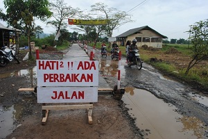 Jalan Menuju Dusun Malongpong Diperbaiki