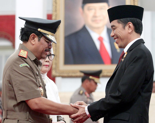 Jokowi Lantik HM Prasetyo Jadi Jaksa Agung